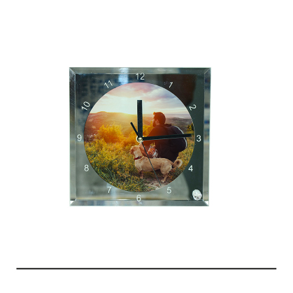 reloj cuadrado de cristal