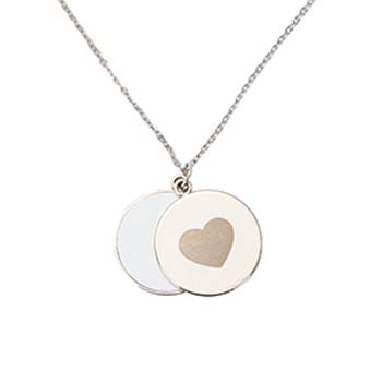 collar redondo con corazón grabado